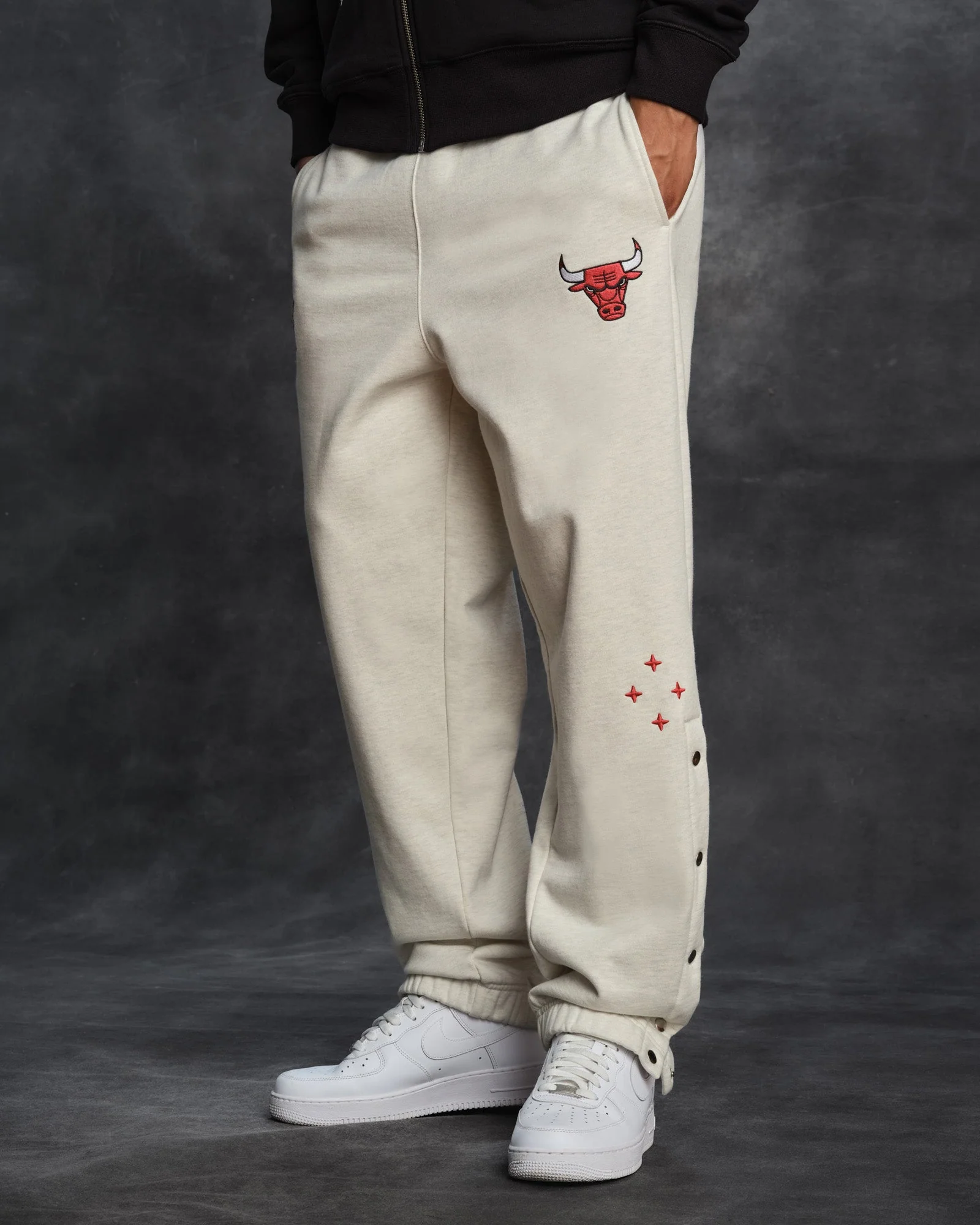 NBA Chicago Bulls Sweatpant - Pearl Grey - Image 2